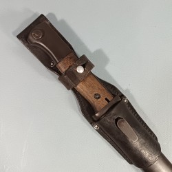 BAIONNETTE ALLEMANDE 98K FOURREAU ET BAIONNETTE MEME NUMERO DATE 1943 AVEC SON CUIR DATE 1937